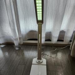折りたたみ式 LEDデスクスタンドの画像