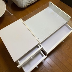 鏡台付きガラステーブルの画像