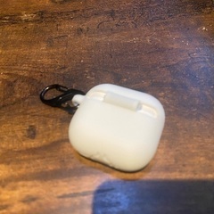 早い物勝ち。美品AirPods4ノイキャンあり。カバー付の画像