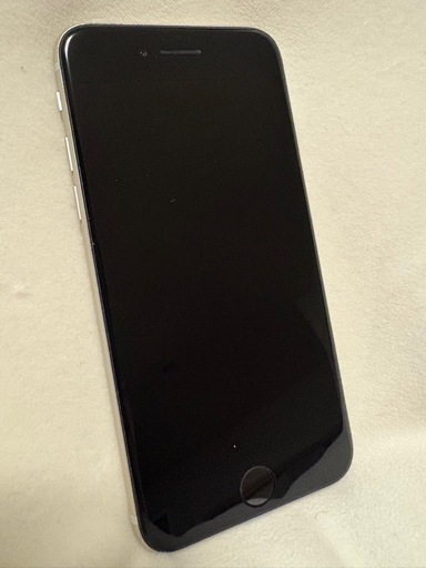 早い物勝ち　iPhone se 3世代　128GB