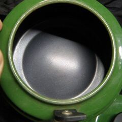 差し上げます 緑色の琺瑯ケトル 中古品 取りに来ていただける方受け渡し日時自由の画像