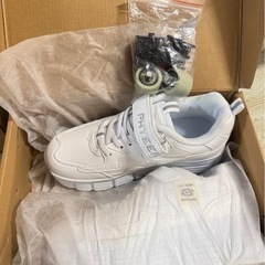 新品❤️ローラーシューズ 2輪式 スポーツシューズ