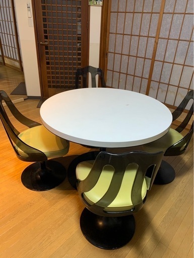 円卓　テーブルセット　４脚椅子付き