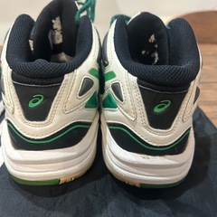 バスケットシューズ　室内シューズ　アシックスの画像