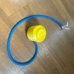 浮き輪、空気入れパンプの画像