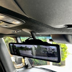 出張取り付けします✨人気のデジタルインナーミラー型ドラレコ✨の画像