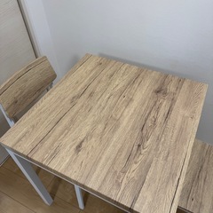 2人掛けダイニングテーブルの画像