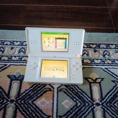 ニンテンドーDSLiteの画像