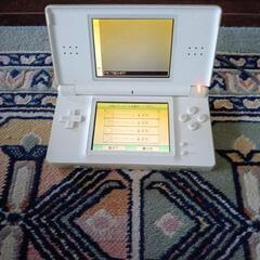 ニンテンドーDSLiteの画像