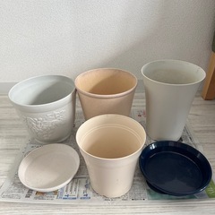 園芸セット(植木鉢、鉢皿、土各種)の画像