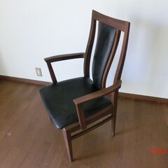 ダイニングチェアーの画像