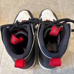 NIKE ナイキ エアジョーダン1 ハイ リアクトの画像