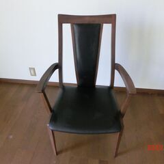 ダイニングチェアーの画像