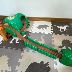【トミカ】タカラトミー(TAKARA TOMY) 『 トミカ かんたんおかたづけ! にぎやかサウンドタウン 』の画像