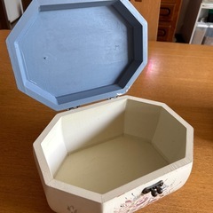 トールペイント小物入れ化粧品メイク　の画像