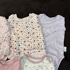 女の子ロンパース肌着70cm.80cm
の画像