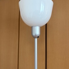 IKEA スタンドライトの画像