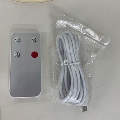 ほぼ未使用⭐️充電式 ポータブルファン タイマー・首振り機能付きの画像