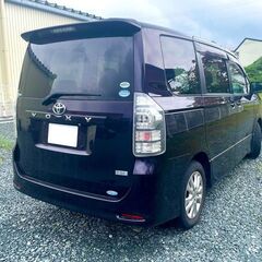 月々格安『自社ローン＆リース』対応のお車です😉審査通過率【MAX】🔥ローンが通らない方でも自社分割OK！　トヨタ　ヴォクシー　ZS　修復歴なし　車検2年付き！　フルセグナビ　バックカメラ　保証人不要（対応エリア：東北6県）の画像