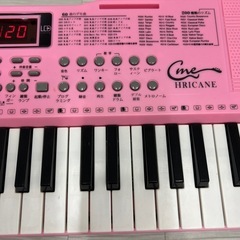 電子ピアノ　ピンク　マイク付きの画像