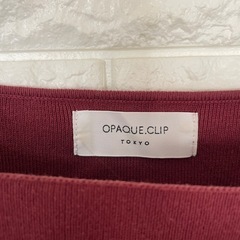 OPAQUE.CLIP バーガンディ オフショルダー ニット サイズ38 Mの画像