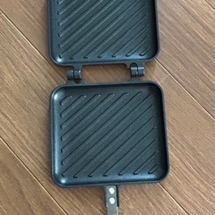 【未使用】ホットサンドメーカー　直火　ガス火　焼き目がサクサク シングル フッ素加工 ななめ焼き目 ブラック アウトドア キャンプ　Yoshikawa アレンジ料理　キャンプ飯の画像