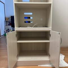 食器棚の画像