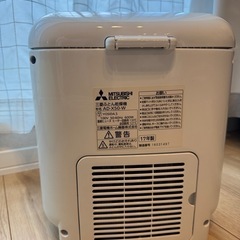三菱製 ホース付きふとん乾燥機の画像