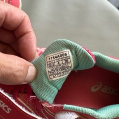 assics 小児用スニーカーの画像