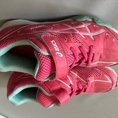 assics 小児用スニーカーの画像