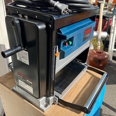 Ryobi リョービ AP-10N 自動カンナ 電動工具 大工 研磨 切削 100V 50/60Hz共用 8000min-1 回転動作確認済 上下動OK 中古品 ③の画像