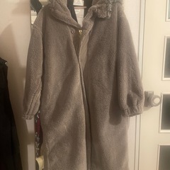 定価7万ほぼ新品　HYKE 20AW ボアフードコート 8月25日までの画像