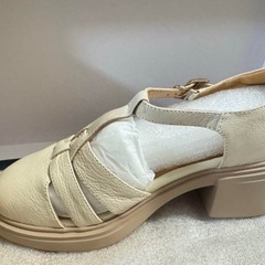 新品❤️ベージュ ヒールアップ グルカサンダル 美品 23cmの画像