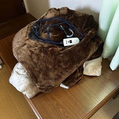 こたつテーブル 、こたつ布団の画像