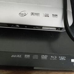 故障している　DVDプレイヤー　BluRay　リモコン1つ付　2台　動作未確認品の画像