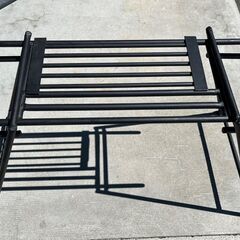 ★美品! IRONCRAFT SESERAGI アイアンクラフト セセラギ 焚き火ハンガー 焚火ギア 使用時サイズ(約)96×30×H44㎝ 上部幅(約)65×20㎝　リサイクルショップ札幌　買取本舗　西野店の画像