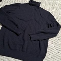UNIQLOタートルネック黒の画像