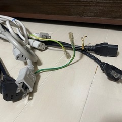 コード類1本100円の画像