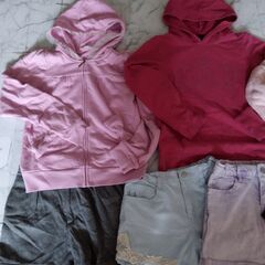 GapKids・ユニクロなど 冬物 140サイズ　パーカー上下9点セット 冬物　子供服の画像