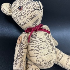 ハンドメイド　くま　熊　英字新聞　テディベアの画像