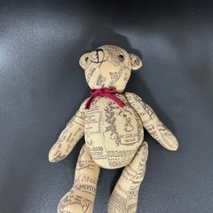 ハンドメイド　くま　熊　英字新聞　テディベアの画像