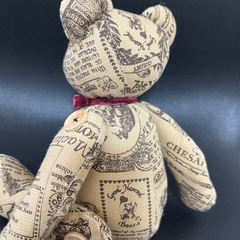 ハンドメイド　くま　熊　テディベア　英字新聞　ベージュの画像