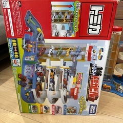 タカラ　トミカ用　トミカビル(立体駐車場)玩具の画像