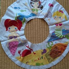 女の子水着、浮き輪各種の画像