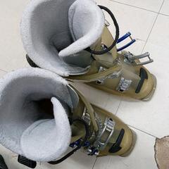 0815-332 SALOMONスキー靴　24cmの画像