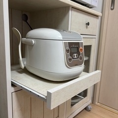 ニトリ食器棚の画像