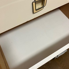 【差し上げます】　昭和レトロなタンスの画像