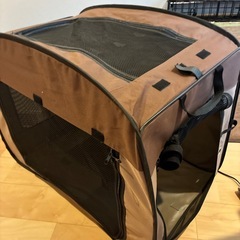 折り畳み式ペットケースの画像