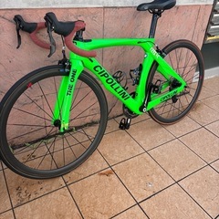 フルカーボンロードバイクの画像