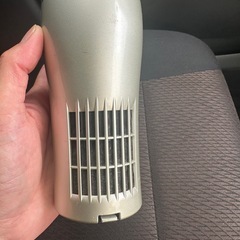 シャープのプラズマクラスターイオン発生機
(車載用カップホルダータイプ）の画像